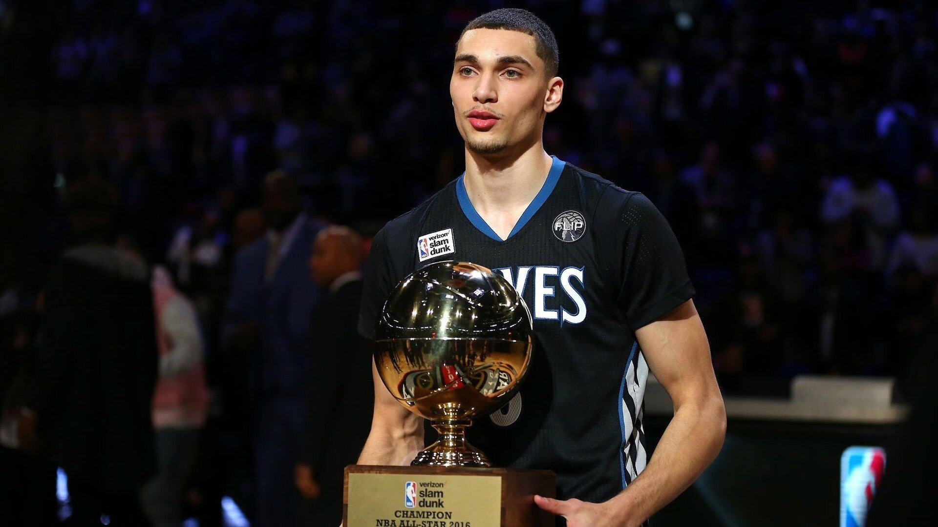 “武汉马拉松：速度与耐力的巅峰对决！”