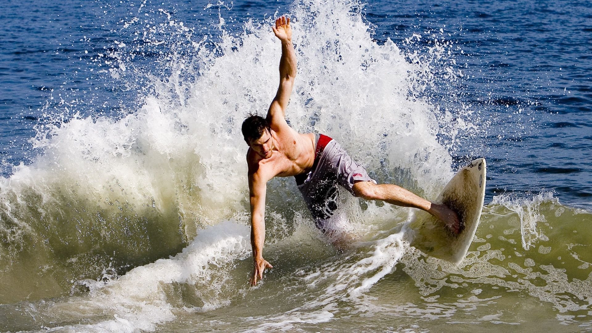 爱游戏app-国足比赛落后时战术选择影响胜率，国足能赢的三个方案